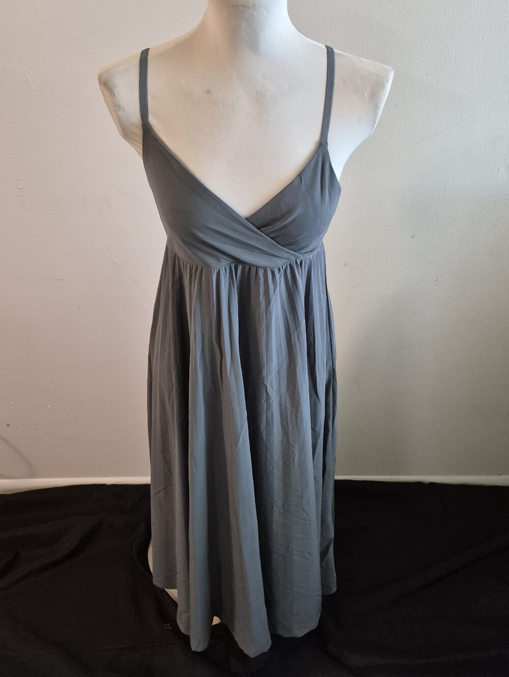 M) Athleta Pirouette Dress Gray Maxi Spaghetti Straps Pleated Skirt